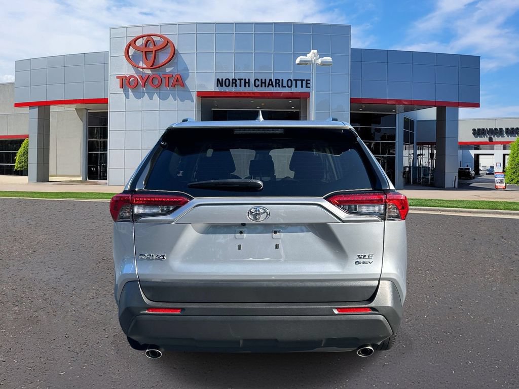 Used 2025 Toyota RAV4 XLE AWD/4WD image 7