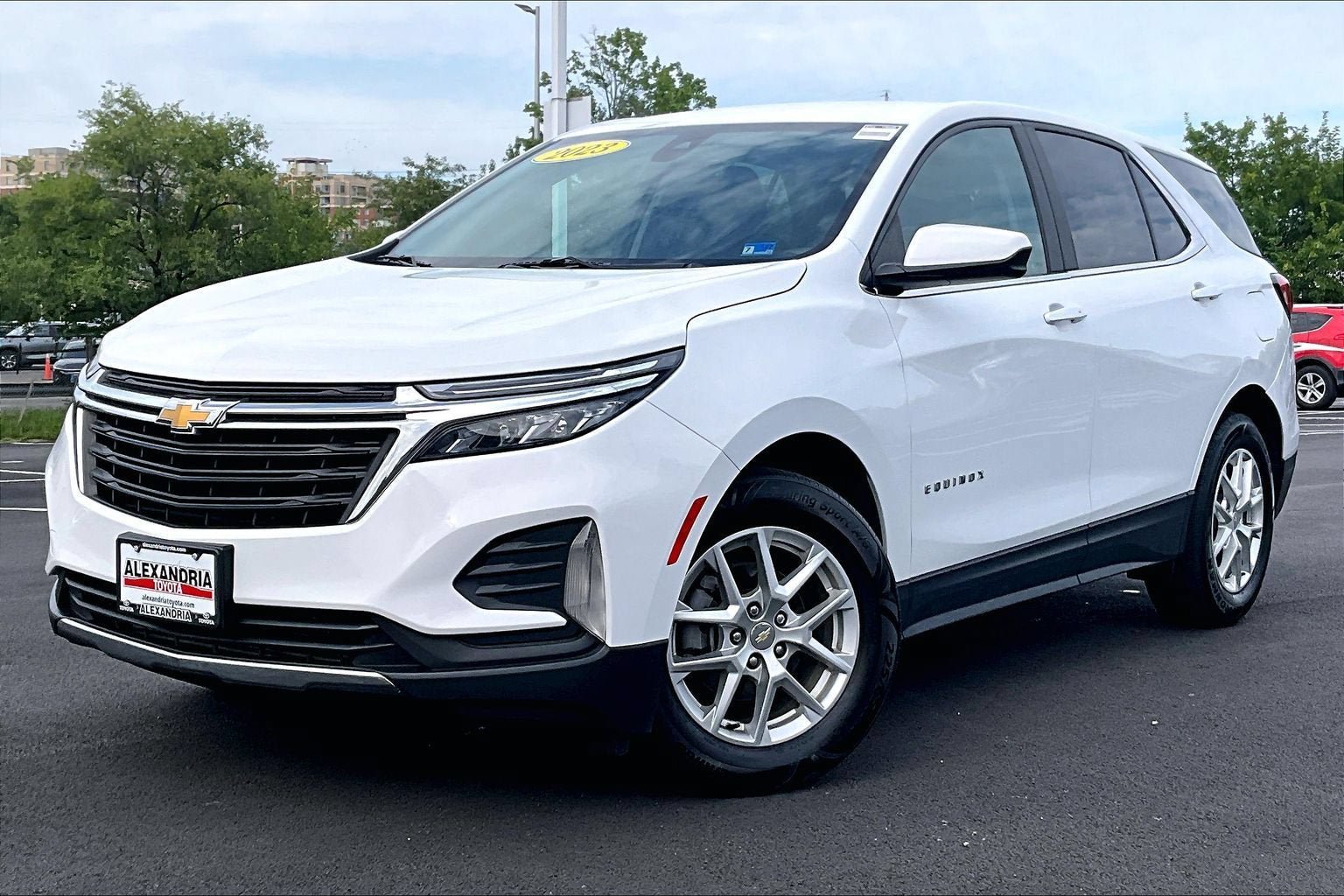 Used 2023 Chevrolet Equinox LT FWD image 1