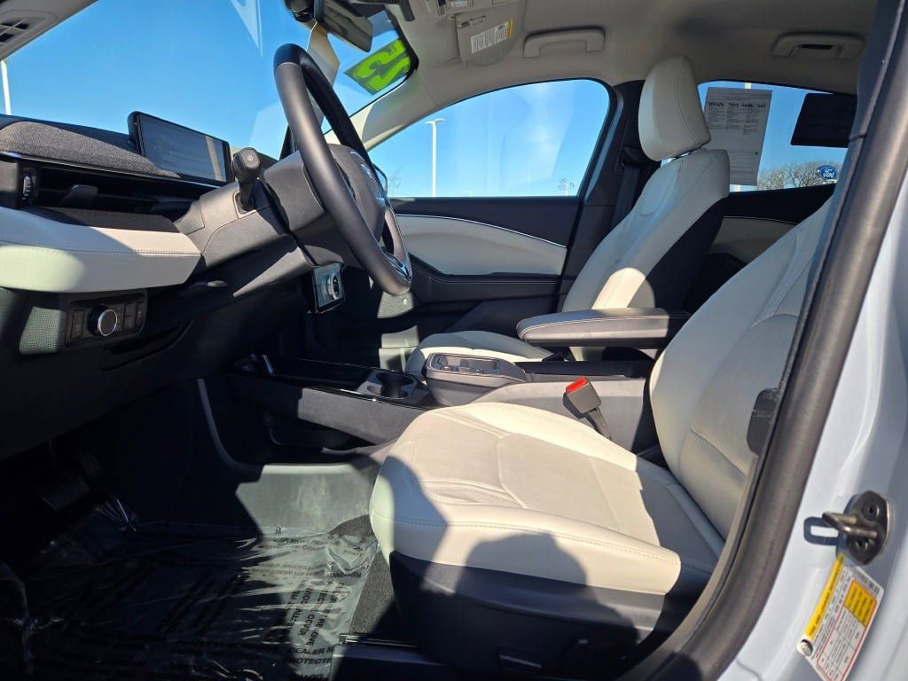Certified 2025 Ford Mustang Mach-E Premium image 24