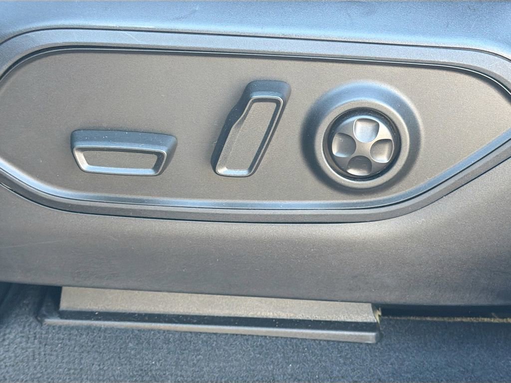 Used 2024 Jeep Grand Cherokee L Limited w/ Luxury Tech Group II image 29