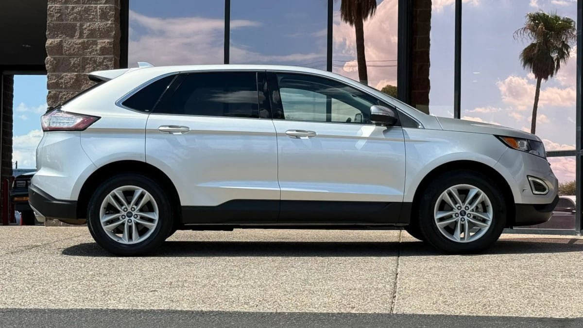 Used 2017 Ford Edge SEL w/ Equipment Group 201A FWD image 15