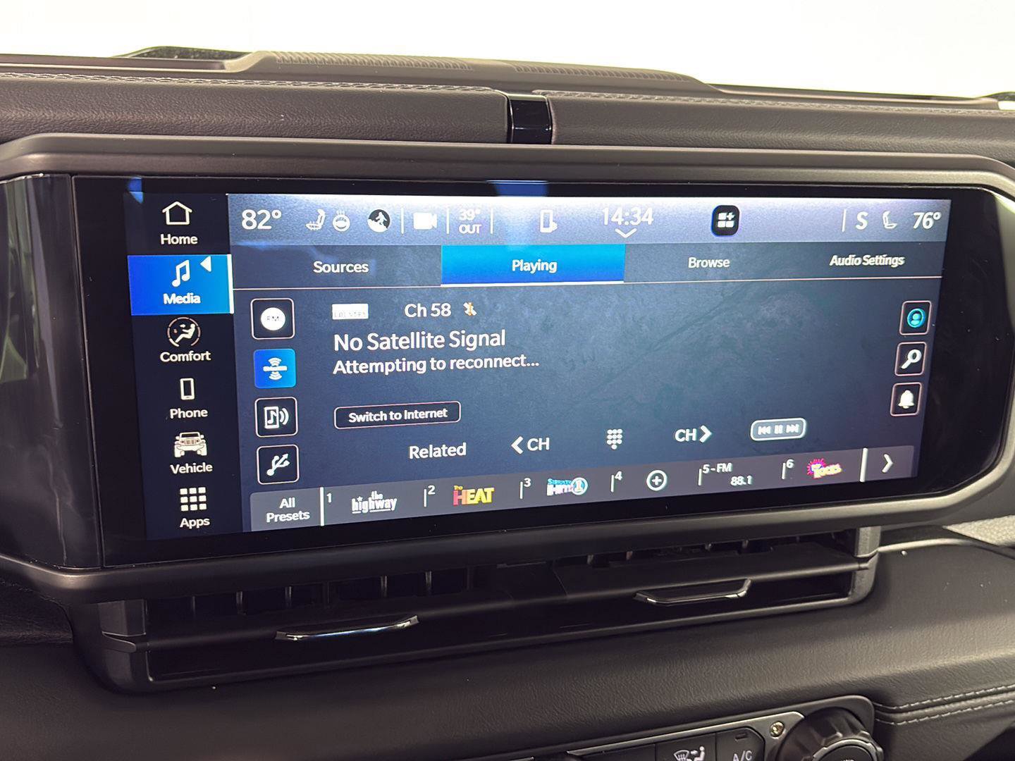 Used 2025 Jeep Gladiator Sport image 26