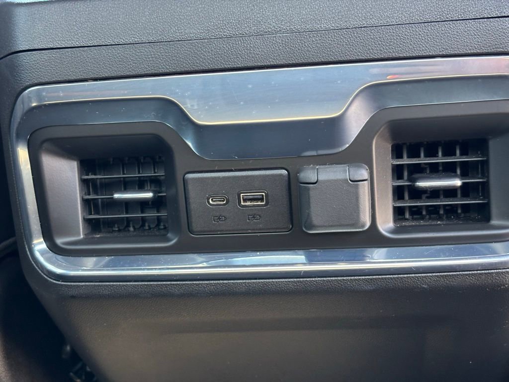 Used 2022 GMC Sierra 2500 AT4 image 25