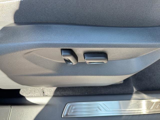 New 2026 Volkswagen Atlas Cross Sport SEL R-Line image 10