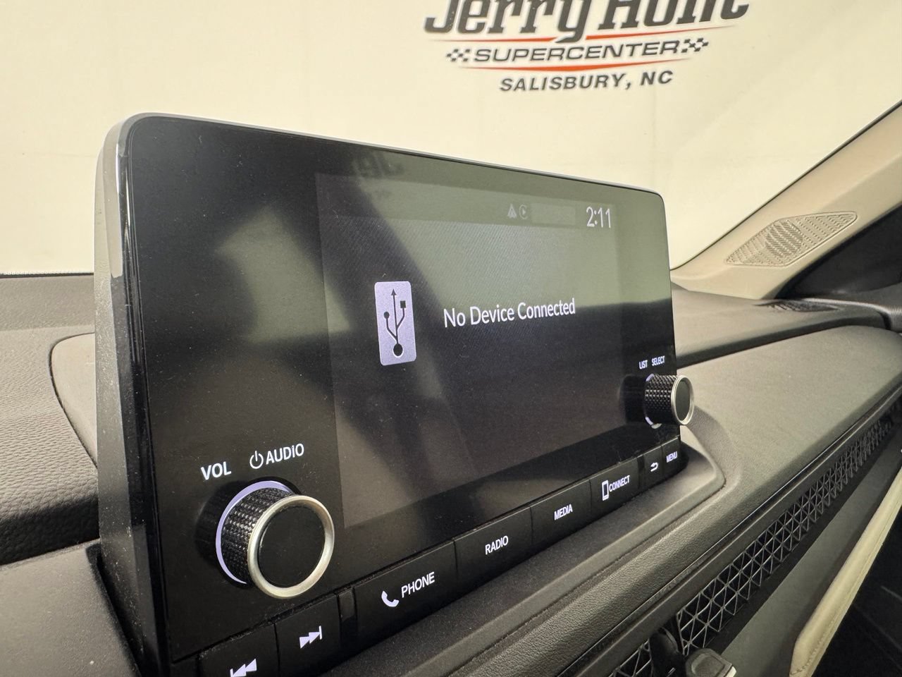 Used 2023 Honda Accord EX image 19
