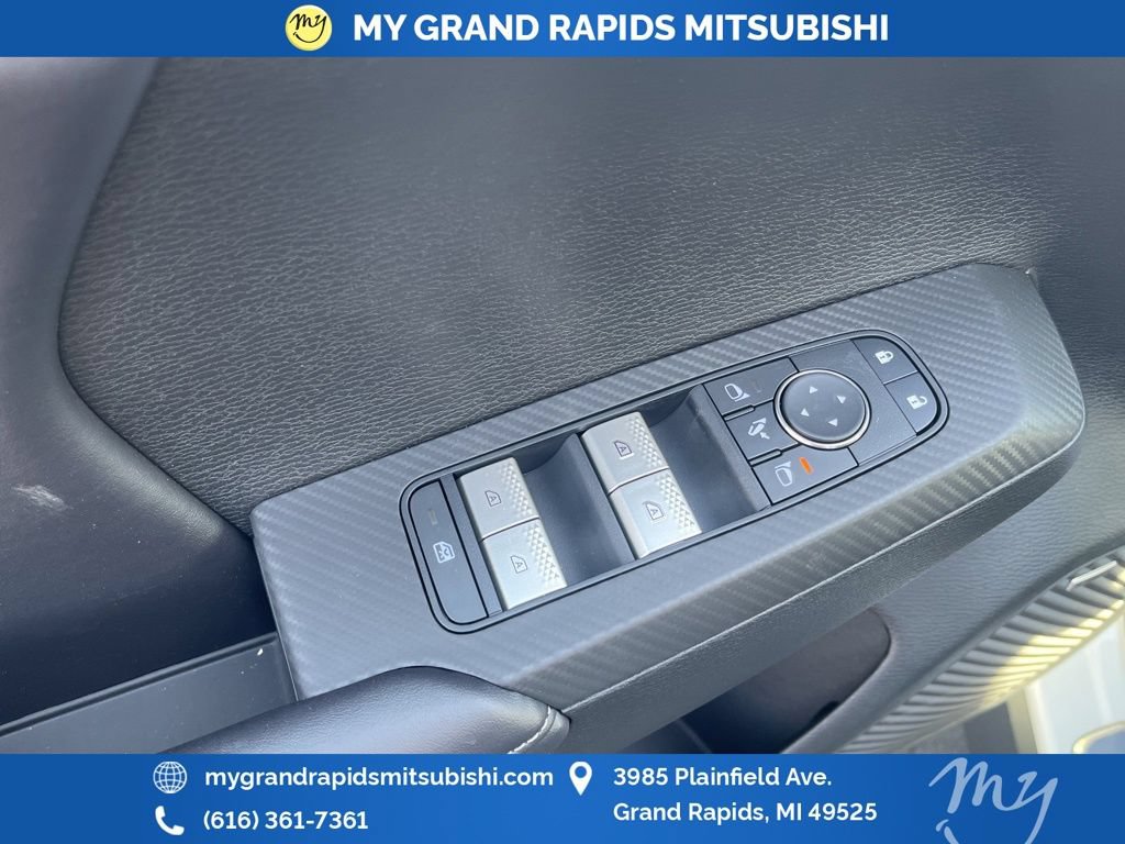 New 2026 Mitsubishi Outlander SE AWD/4WD image 11