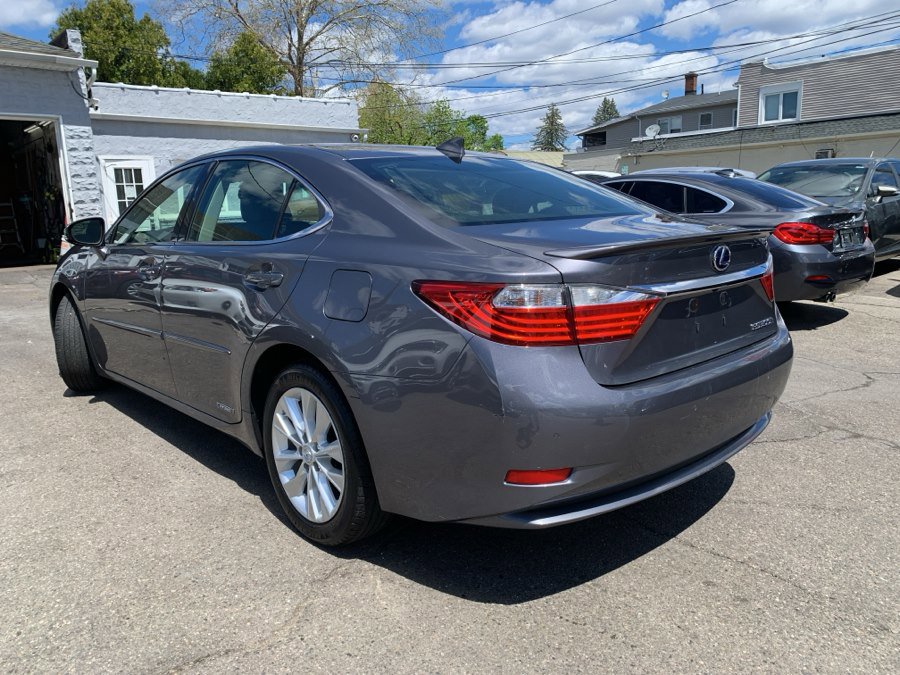 Used 2015 Lexus ES 300h w/ Navigation System Package FWD image 7