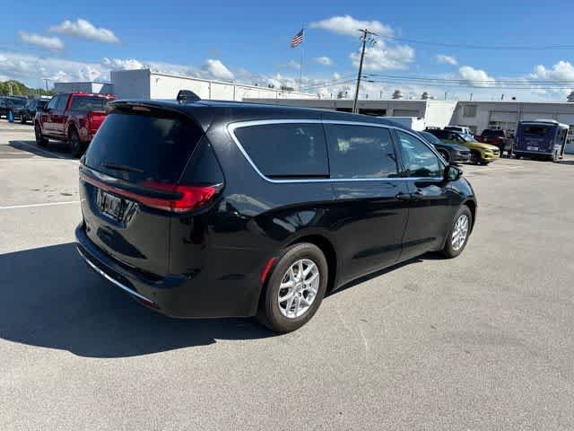 Certified 2024 Chrysler Pacifica Touring-L FWD image 20