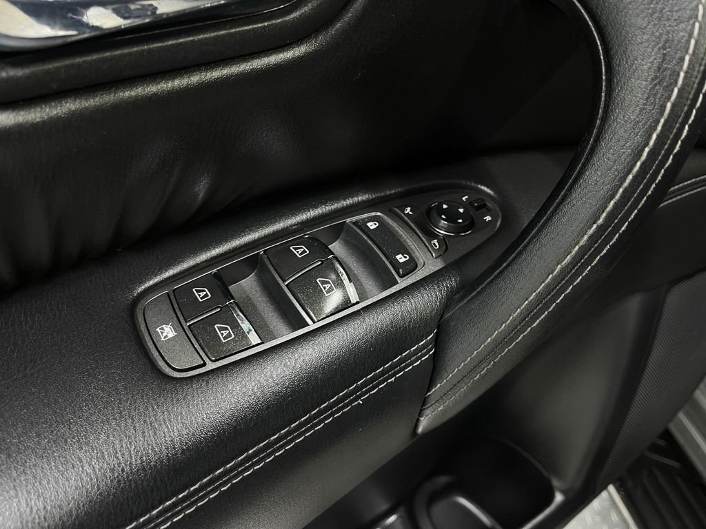 Used 2018 Nissan Armada SL w/ Moonroof Package image 16