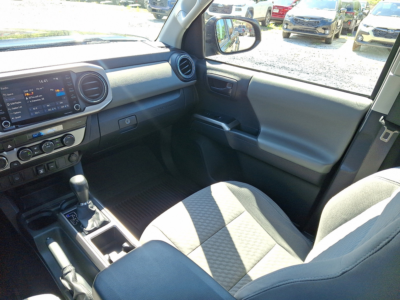 Used 2022 Toyota Tacoma SR5 AWD/4WD image 17