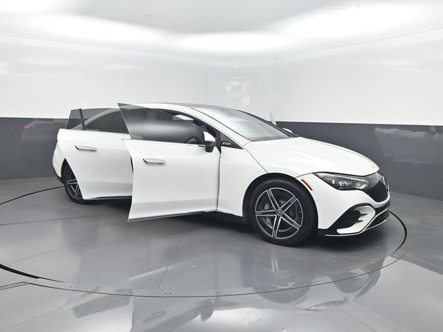 Used 2023 Mercedes-Benz EQE 500 4MATIC Sedan w/ Pinnacle Trim Package image 32