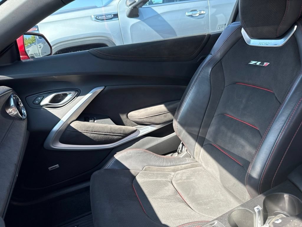 Used 2018 Chevrolet Camaro ZL1 RWD image 18
