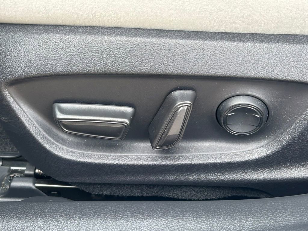 Used 2024 Toyota Prius Limited image 26