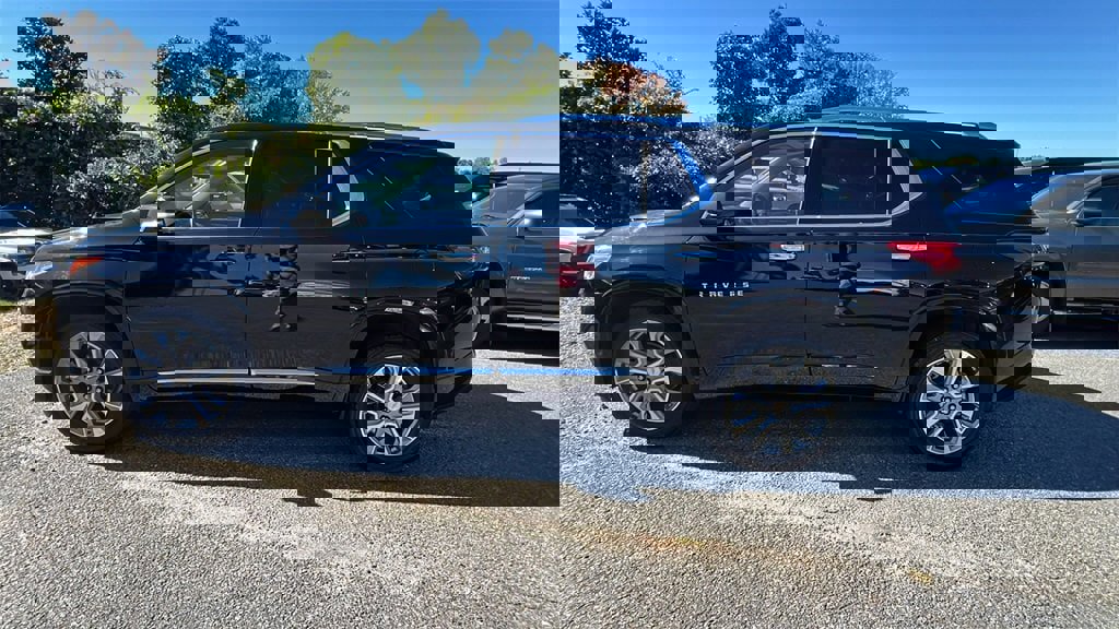 Used 2020 Chevrolet Traverse Premier w/ LPO, Floor Liner Package image 8