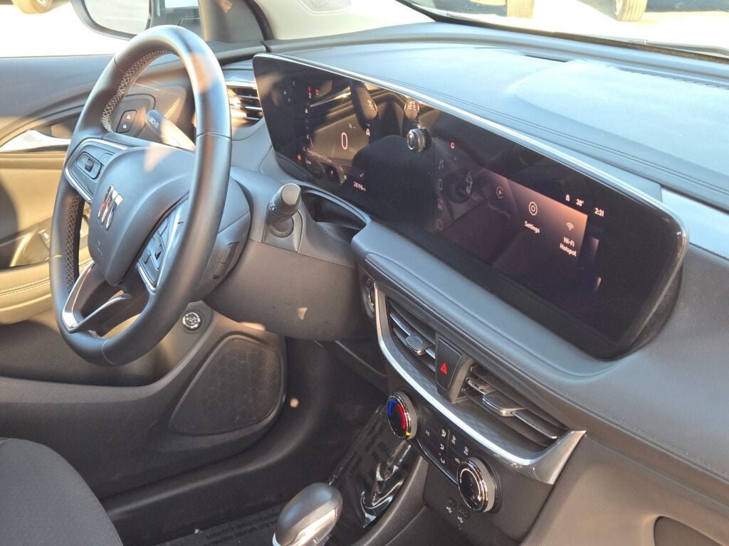 Used 2024 Buick Encore GX Preferred image 10
