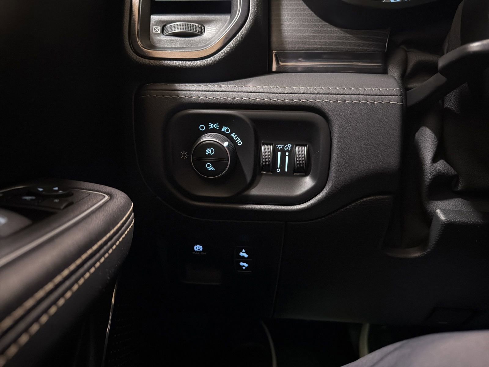 Used 2022 RAM 1500 Limited image 21