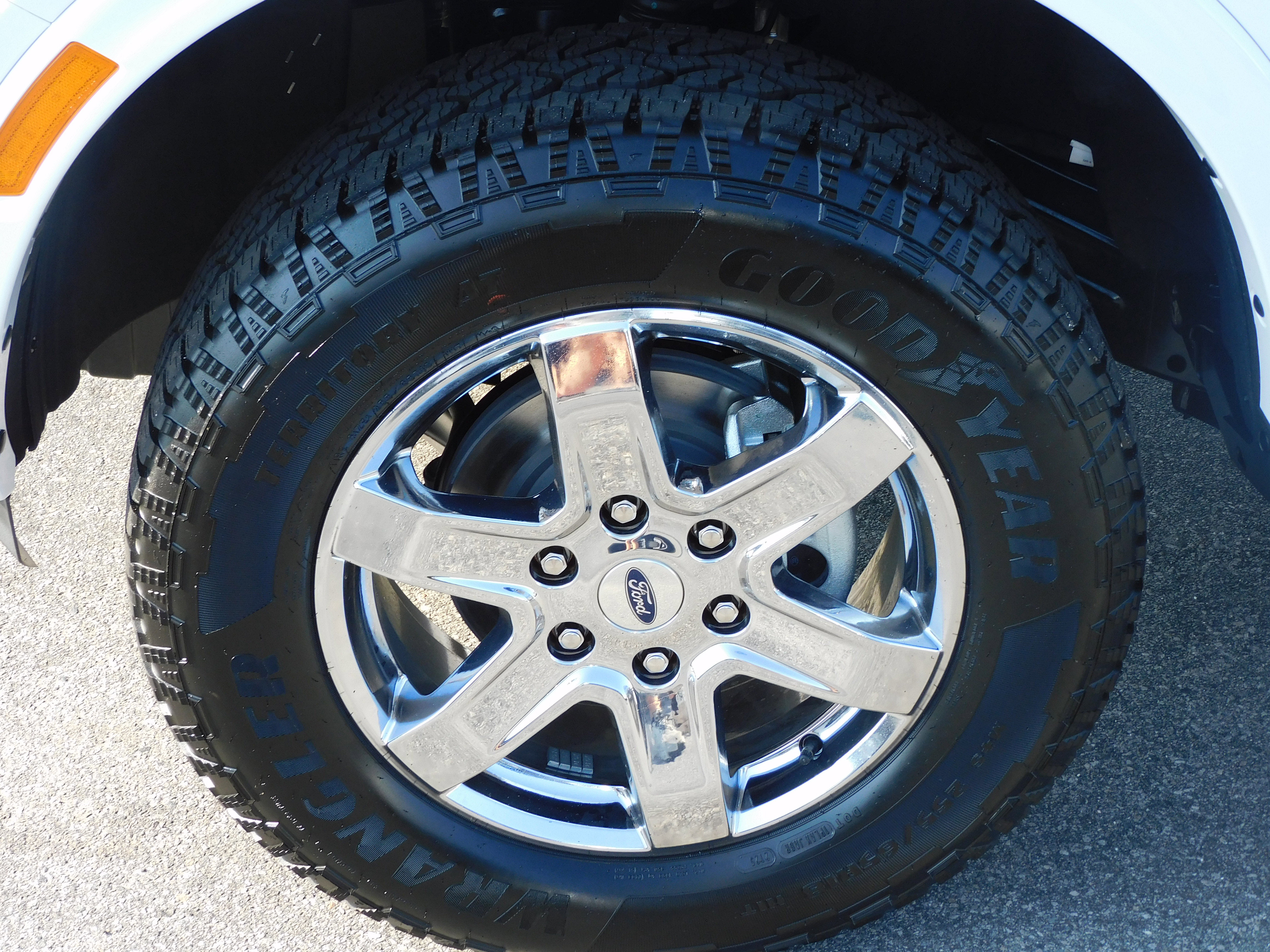 New 2025 Ford Ranger Lariat w/ Chrome Accent Package image 9