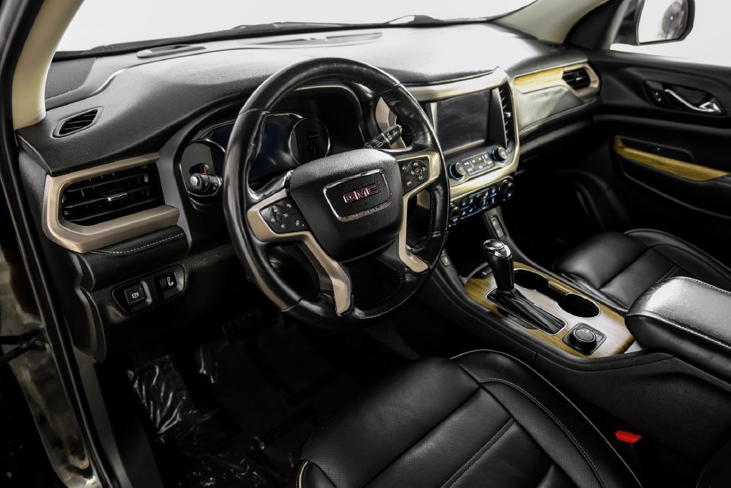 Used 2019 GMC Acadia Denali AWD/4WD image 2