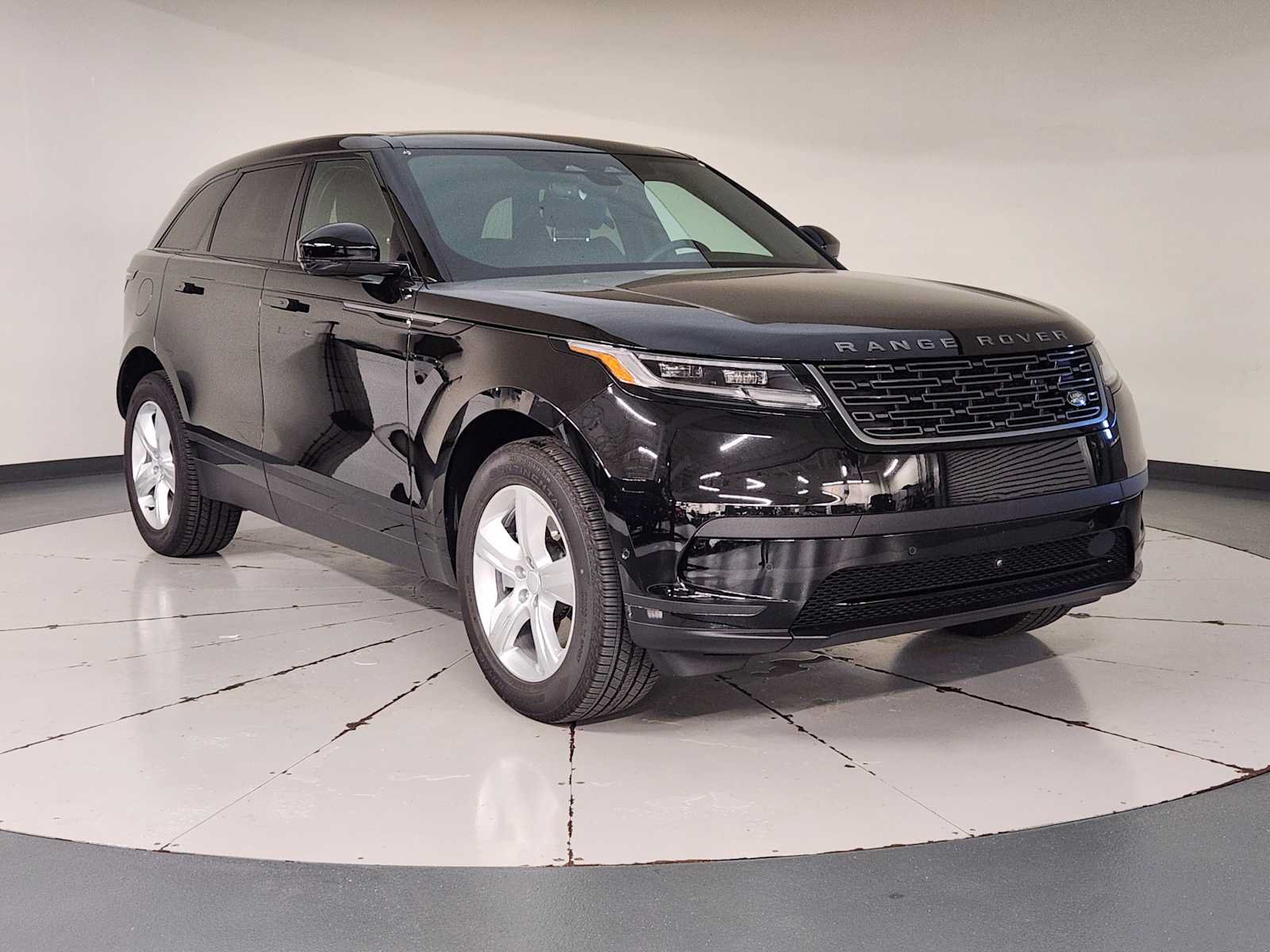 Used 2026 Land Rover Range Rover Velar S AWD/4WD image 7