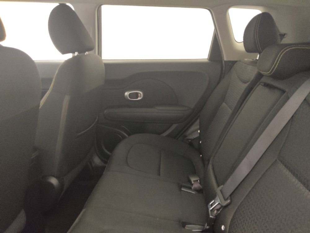 Used 2015 Kia Soul + FWD image 18