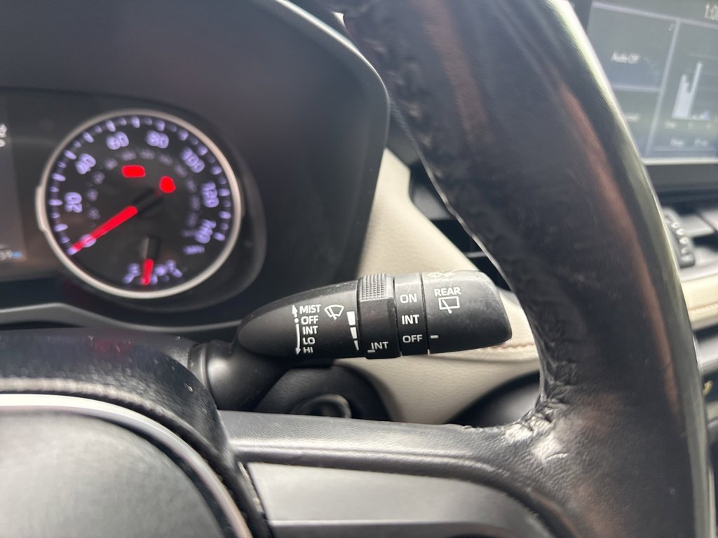 Used 2019 Toyota RAV4 XLE Premium image 20