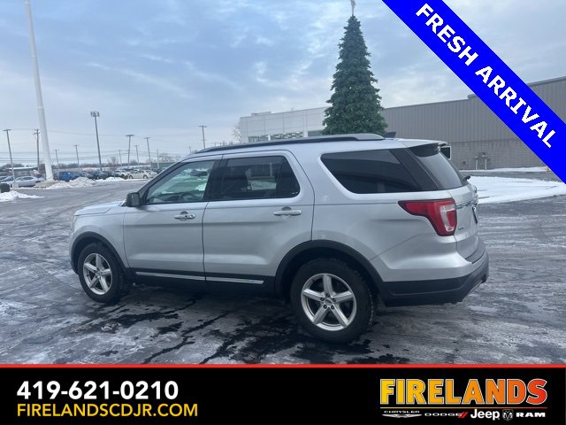 Used 2019 Ford Explorer XLT image 13