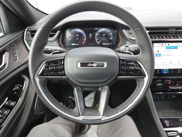 Used 2023 Jeep Grand Cherokee Overland w/ Luxury Tech Group IV image 60