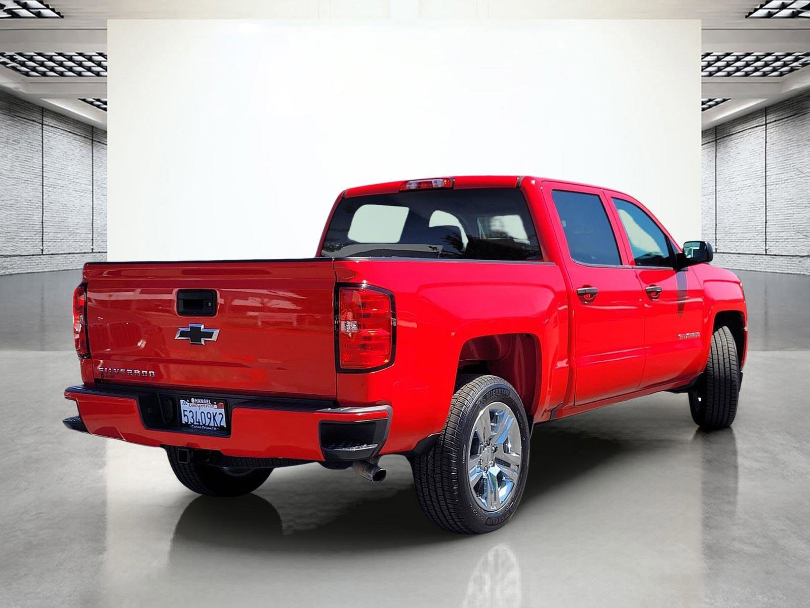 Used 2018 Chevrolet Silverado 1500 Custom w/ Custom Value Package RWD image 7