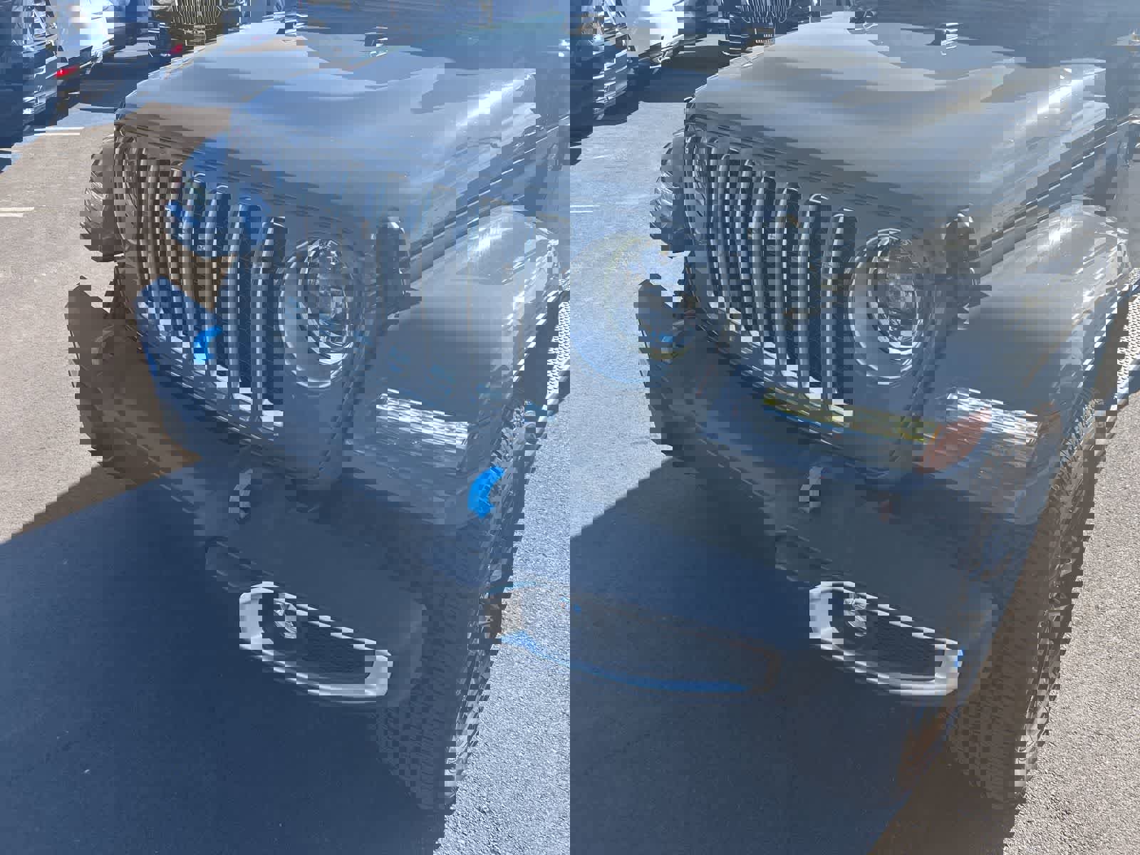 Used 2023 Jeep Wrangler Sahara w/ Cold Weather Group image 11