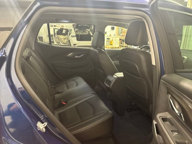 Used 2022 GMC Terrain SLT w/ Infotainment Package II AWD/4WD image 18