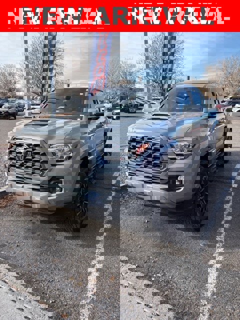 Used 2021 Toyota Tacoma TRD Sport image 2