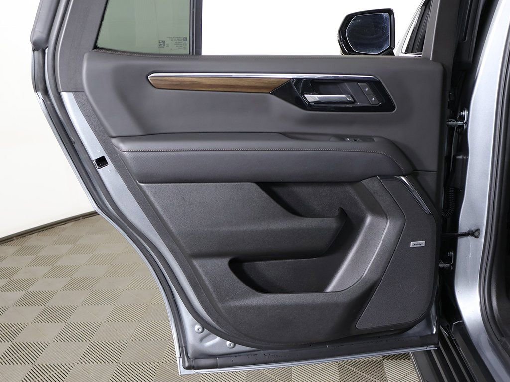 Used 2025 Chevrolet Tahoe High Country w/ Sun And Tow Package image 32