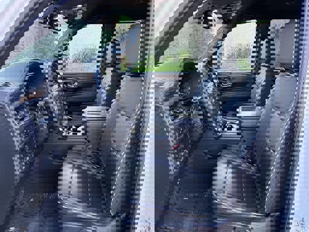 Used 2023 Chevrolet Suburban Premier image 26