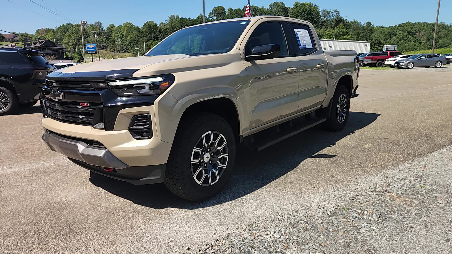 Used 2024 Chevrolet Colorado Z71 w/ Z71 Convenience Package 2 AWD/4WD image 11