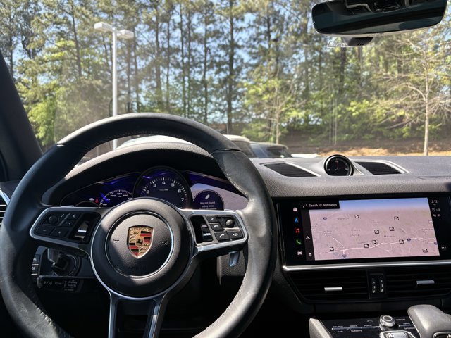 Used 2022 Porsche Cayenne image 16