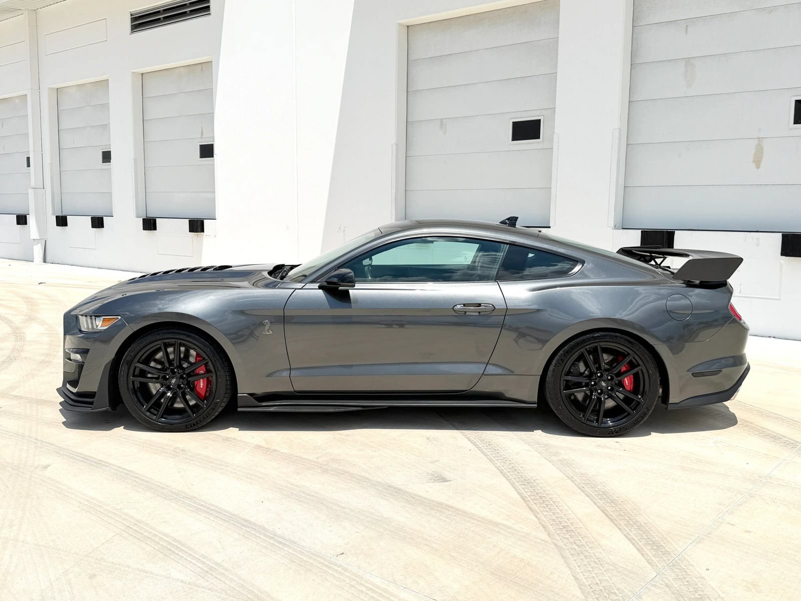 Used 2021 Ford Mustang Shelby GT500 w/ Carbon Fiber Track Pack RWD image 6