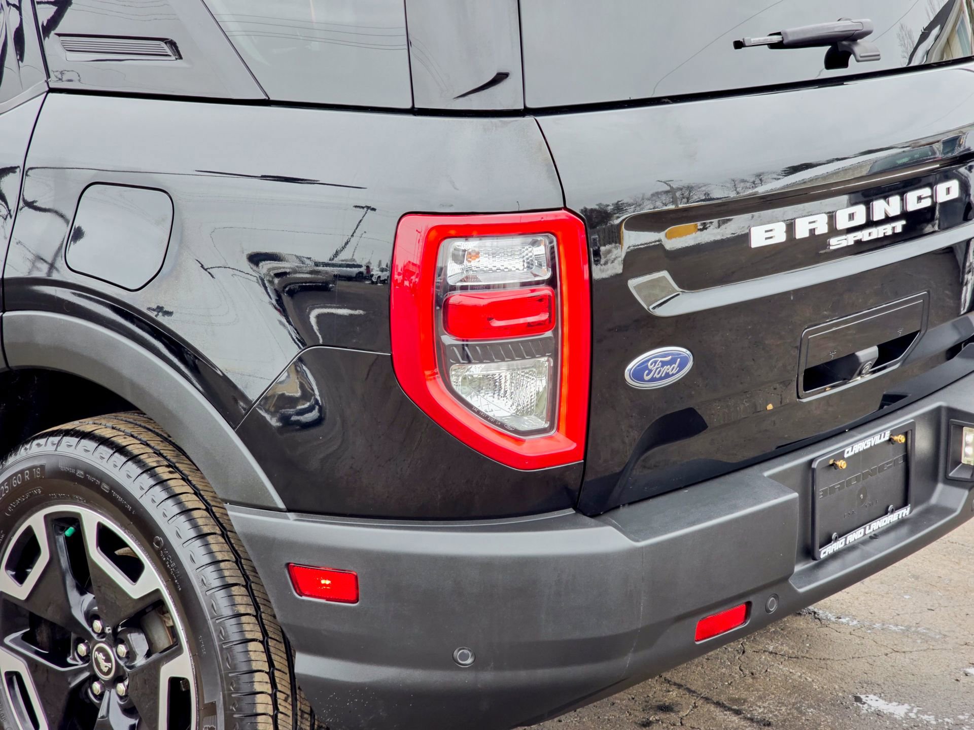 Used 2021 Ford Bronco Sport Outer Banks w/ Outer Banks Package (96D) image 21