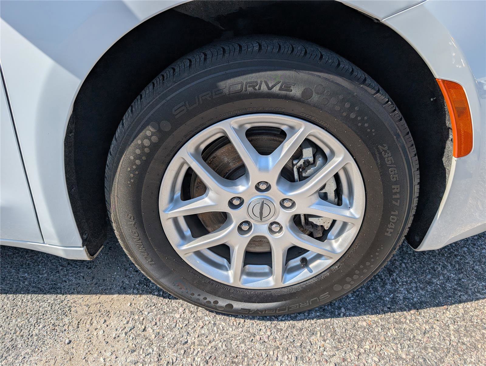 Used 2023 Chrysler Voyager LX image 9