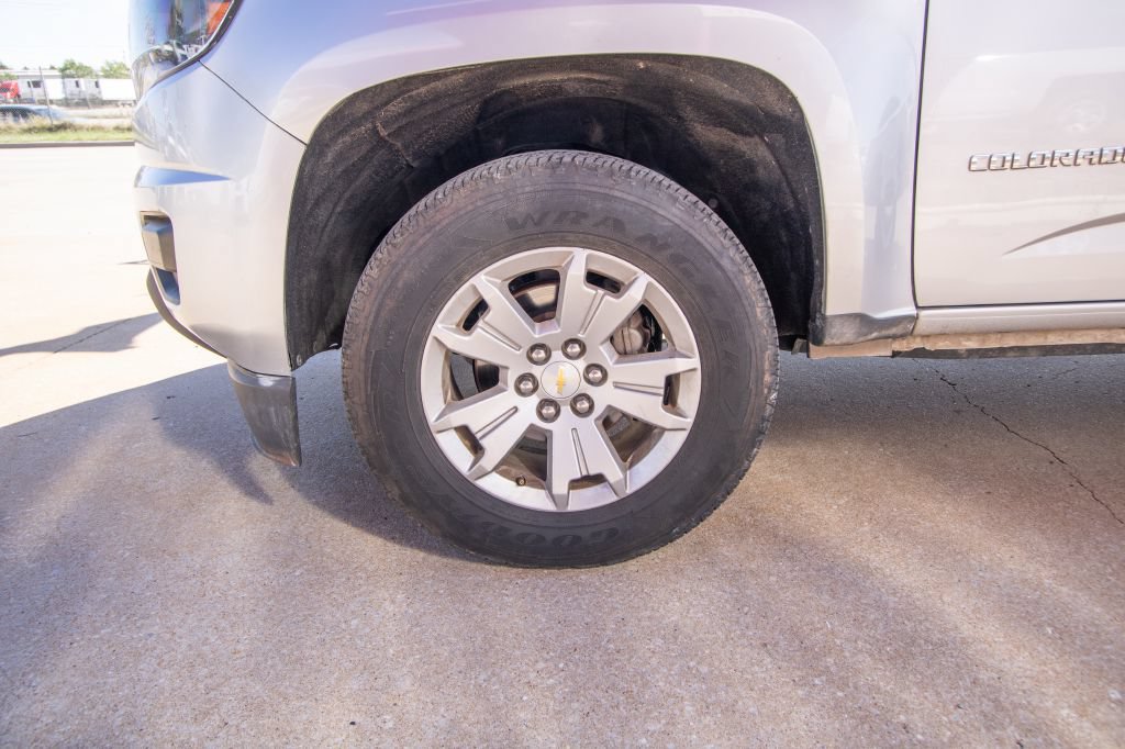 Used 2020 Chevrolet Colorado LT w/ Safety Package RWD image 19