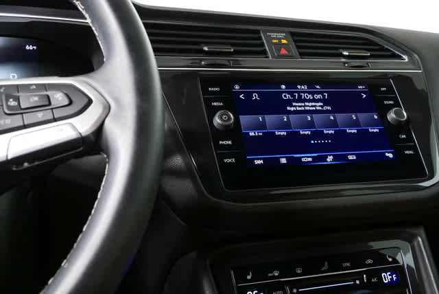Certified 2023 Volkswagen Tiguan SE FWD image 15