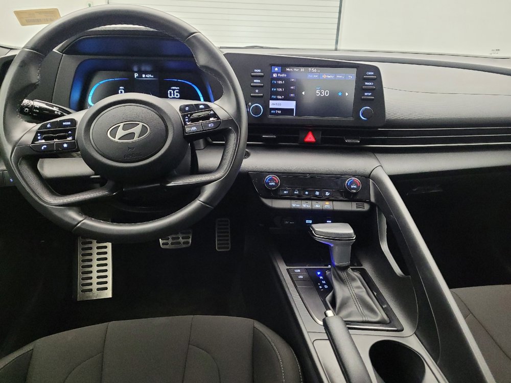 Used 2025 Hyundai Elantra Sport image 22