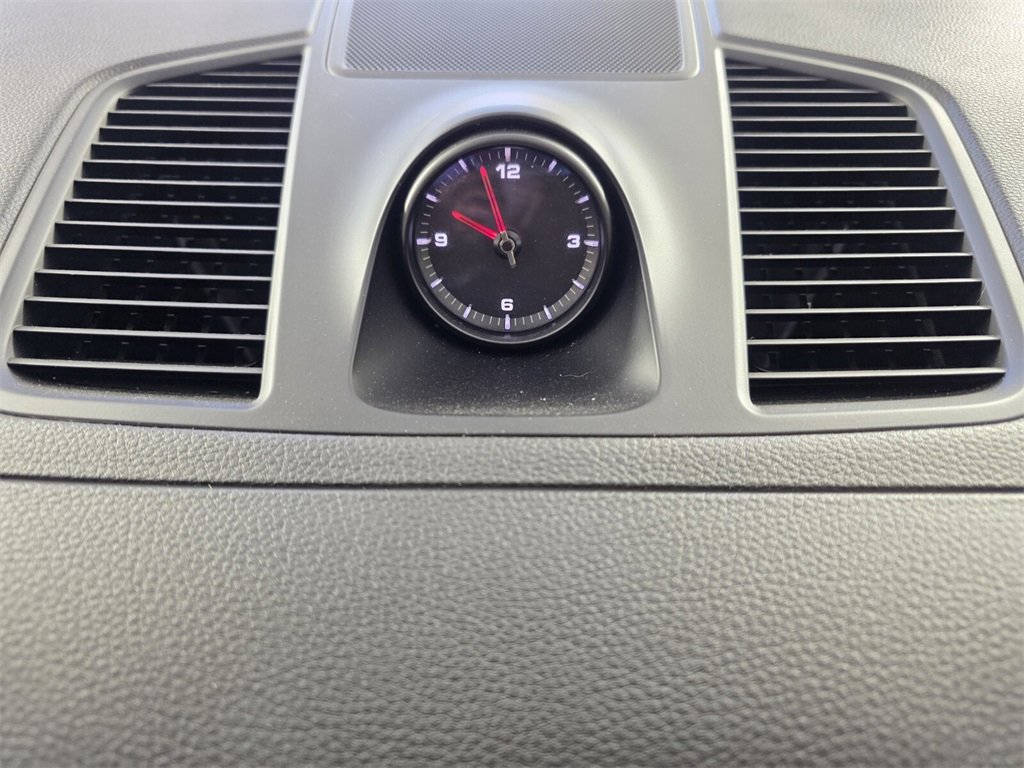 Used 2022 Porsche Cayenne image 24