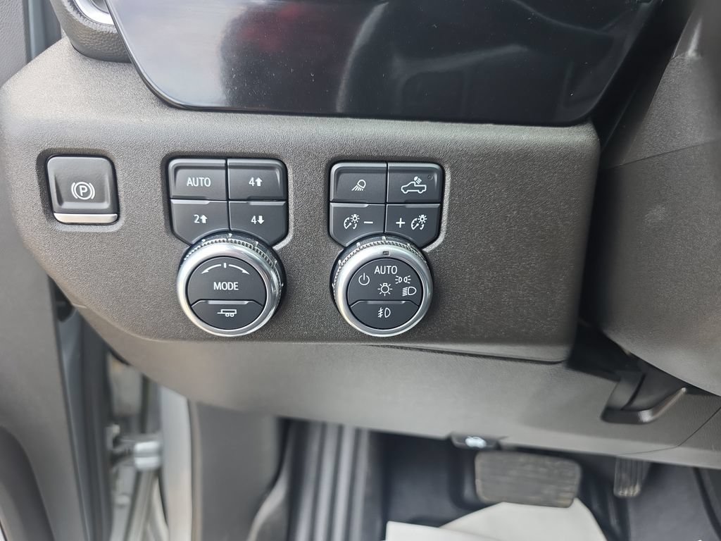 Used 2024 GMC Sierra 2500 SLT w/ SLT Premium Package AWD/4WD image 21