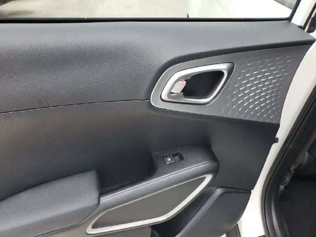Certified 2024 Kia Soul S FWD image 11