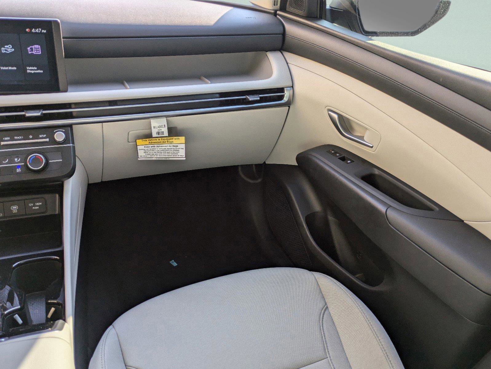 Used 2025 Hyundai Tucson SE FWD image 15