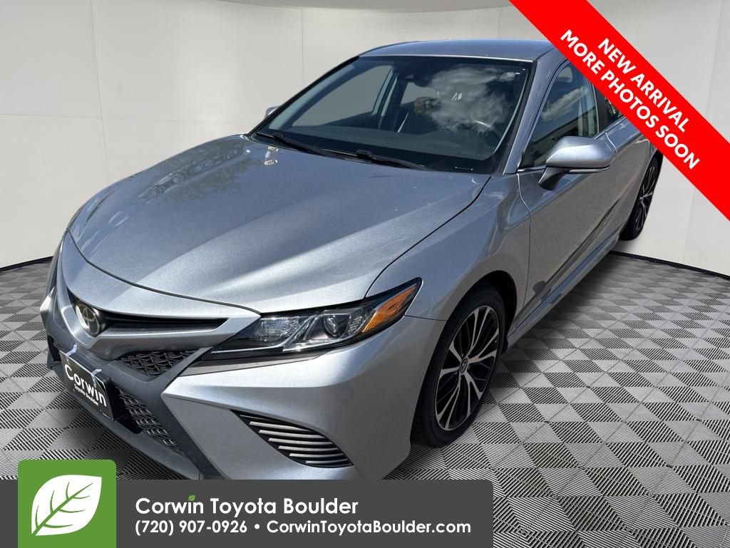 Used 2019 Toyota Camry SE w/ Convenience Package FWD image 3