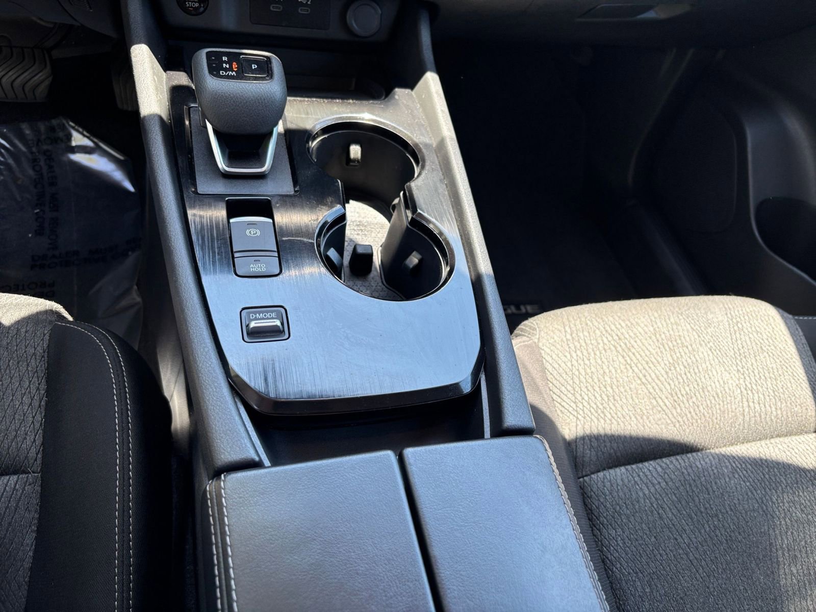 Used 2025 Nissan Rogue SV FWD image 44