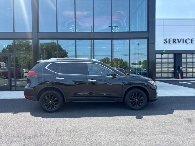 Used 2020 Nissan Rogue SV AWD/4WD image 2