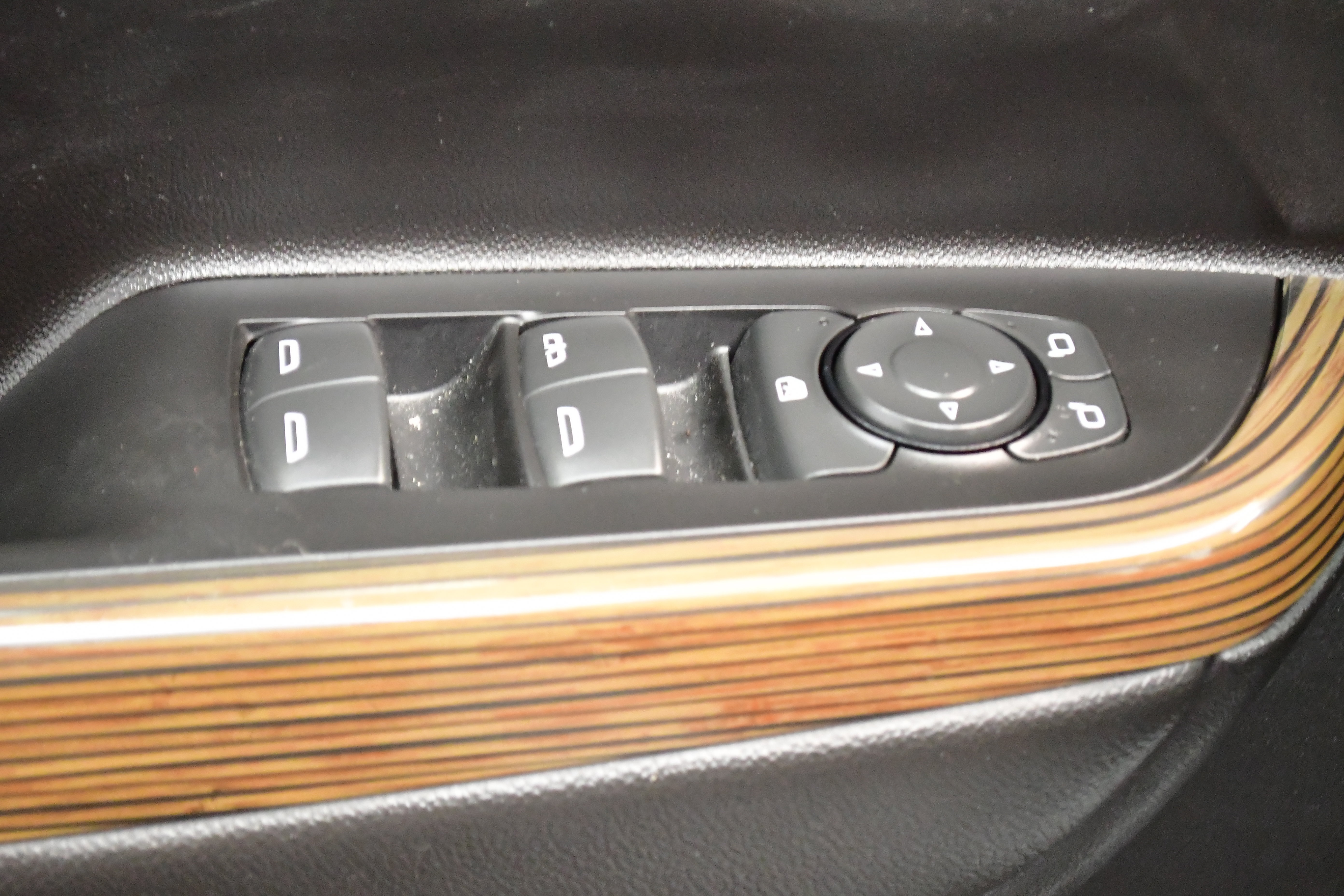 Used 2023 GMC Acadia SLE AWD/4WD image 17