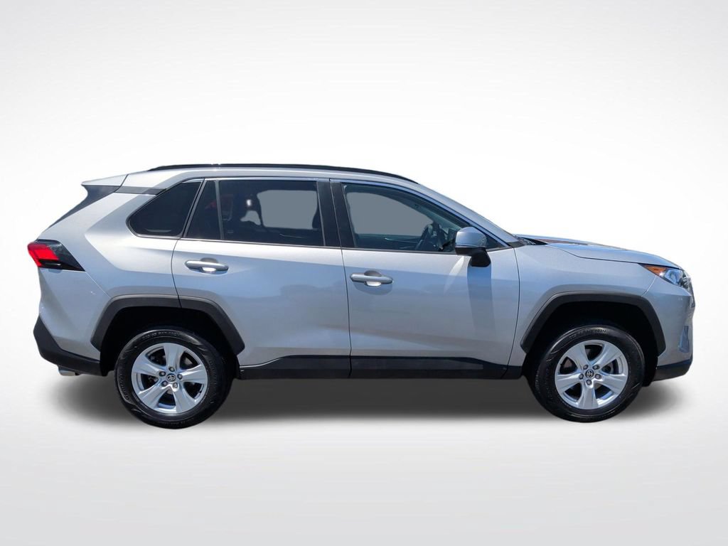 Used 2021 Toyota RAV4 XLE AWD/4WD image 9